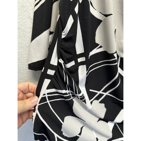 Lane Bryant Women Scoop Neck Blouse Boho Non Wrinkle Stretchy 26/28 EUC - Picture 2 of 8